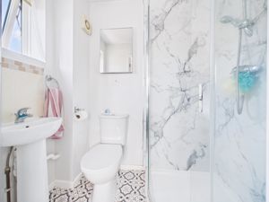 En-suite- click for photo gallery